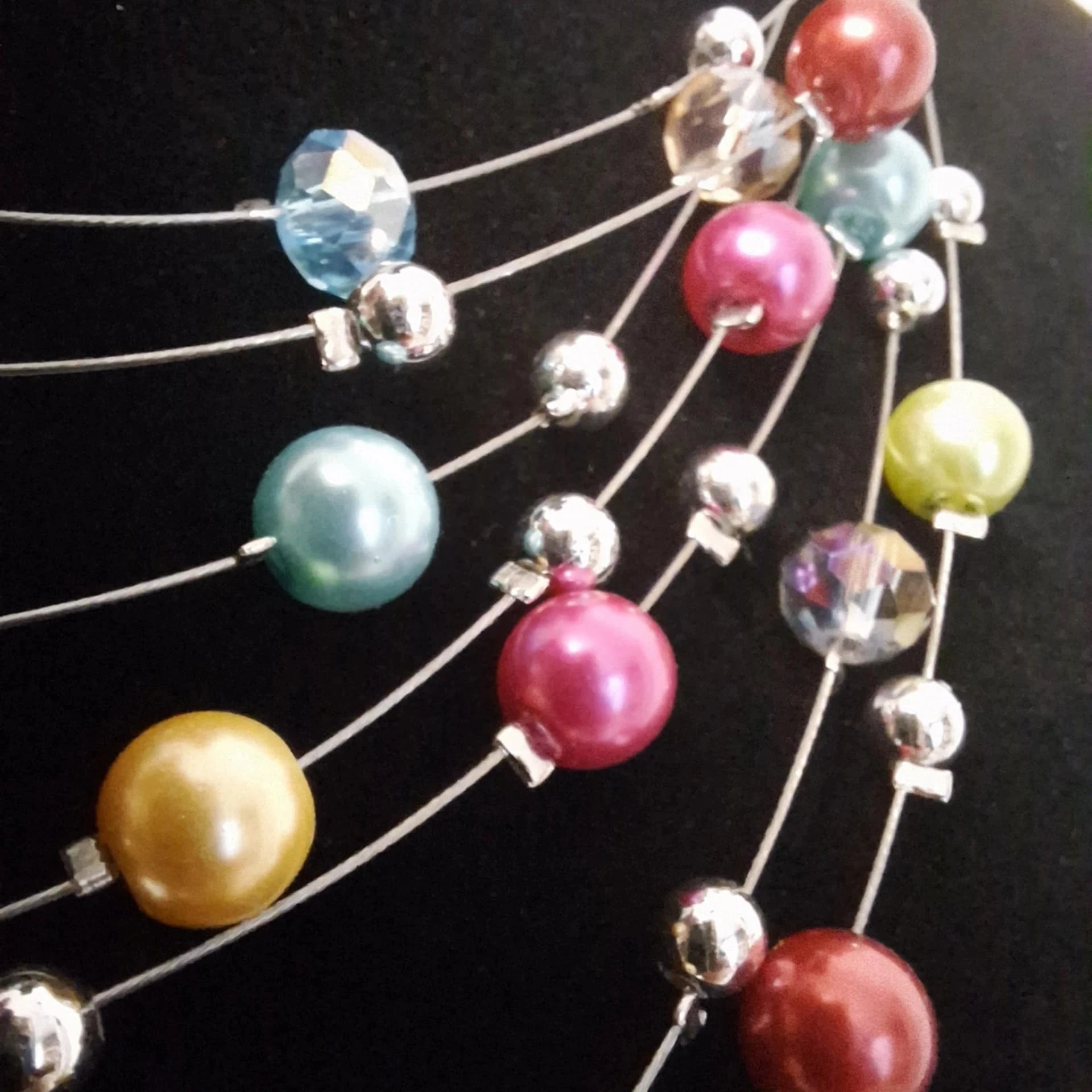 Playful necklace with colors and pep, light and sunny! – photo 3